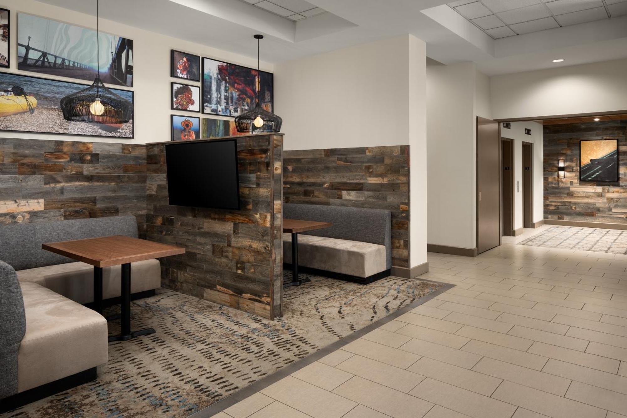 Hotel Downtown/riverplace Portland