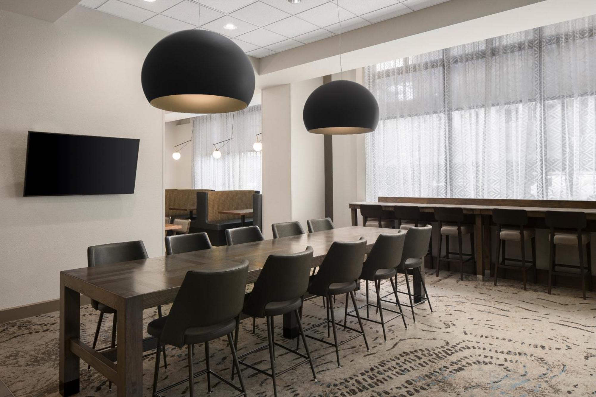 Hotel Downtown/riverplace 3*