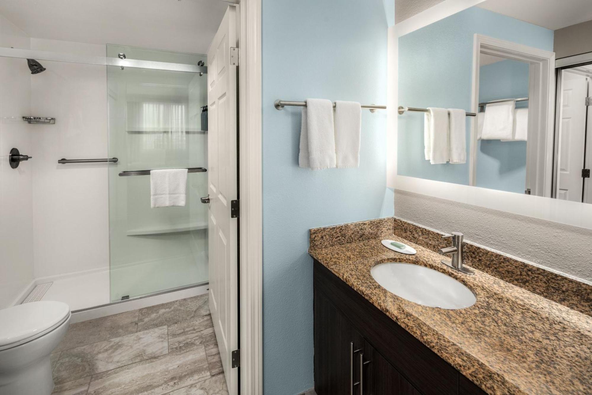 Downtown/riverplace 3*