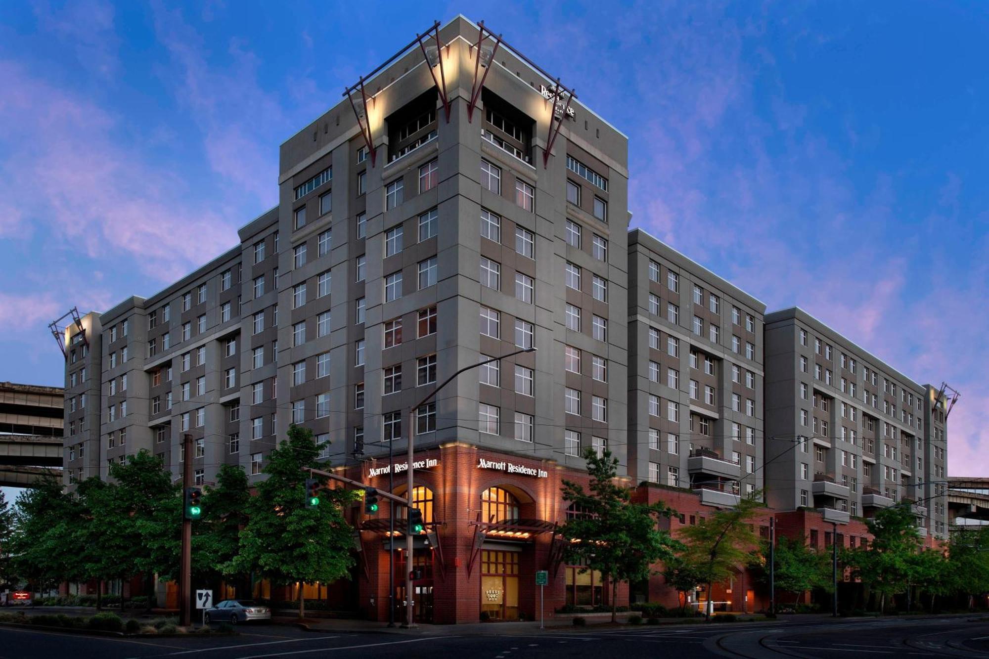Hotel Downtown/riverplace Portland