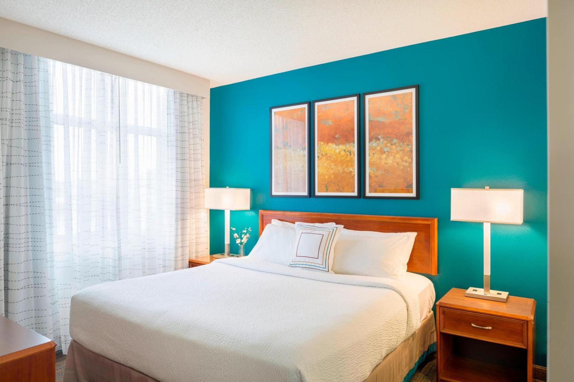 Hotel Downtown/riverplace 3*
