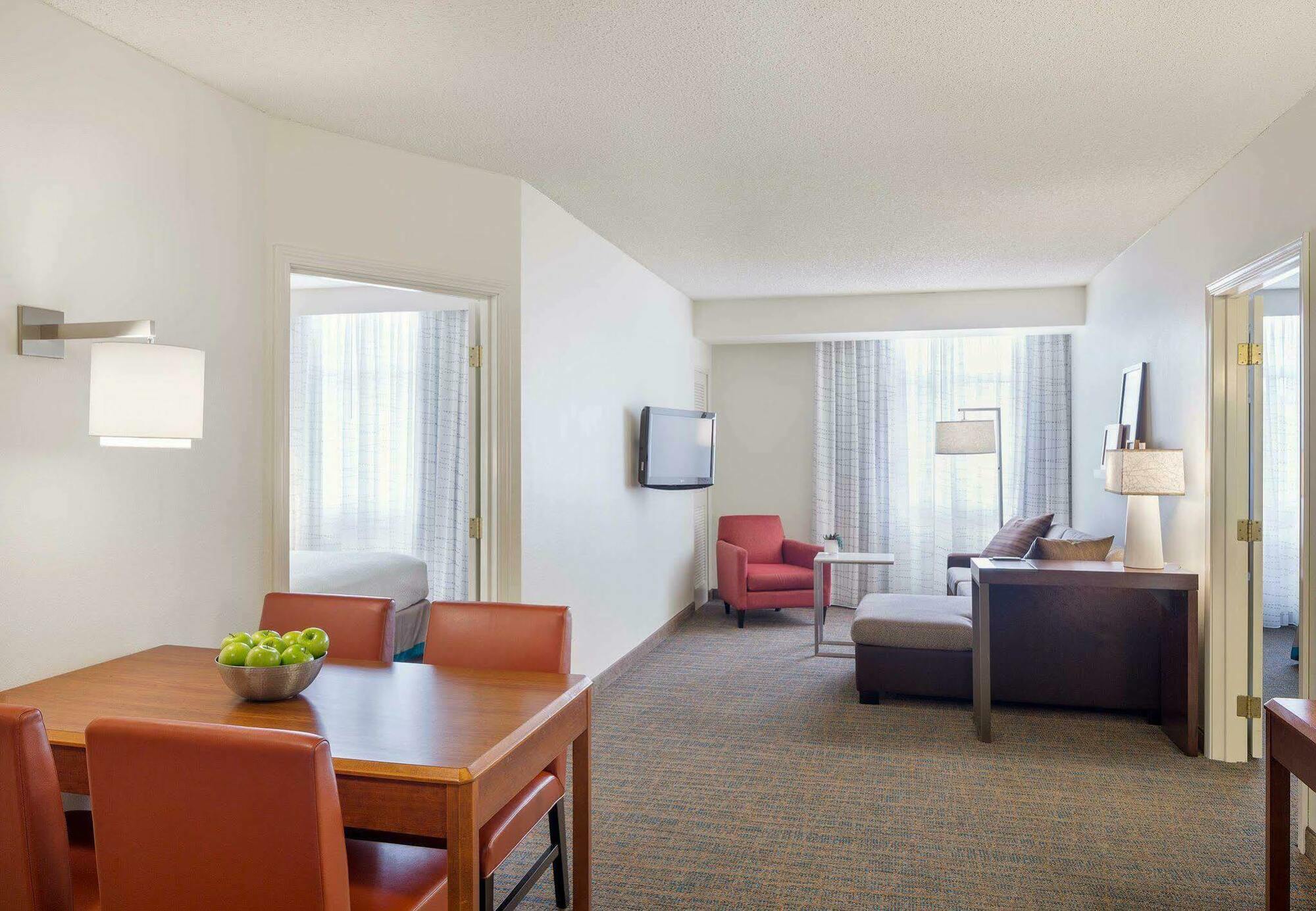 Hotel Downtown/riverplace 3*