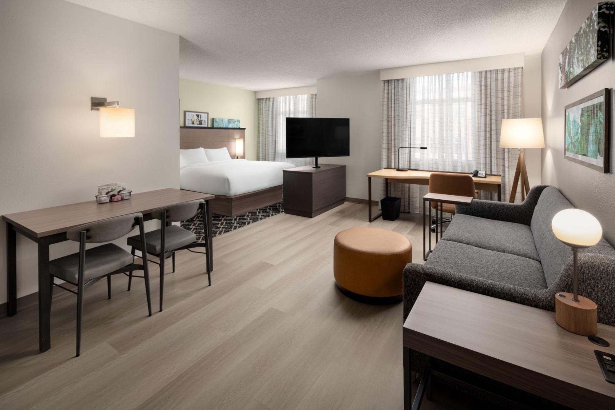 Downtown/riverplace 3*